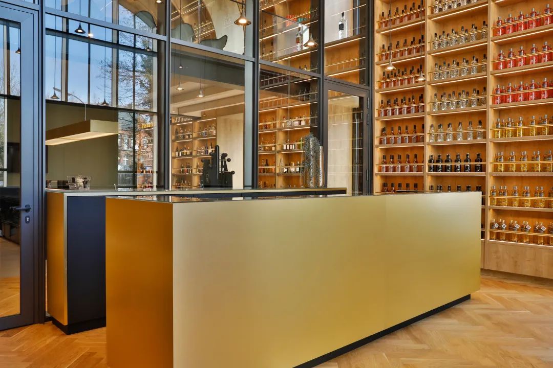 視覺與味蕾的共舞 | 復(fù)古金屬風(fēng)點(diǎn)亮都市品「味」空間 視覺與味蕾的共舞 | 復(fù)古金屬風(fēng)點(diǎn)亮都市品「味」空間